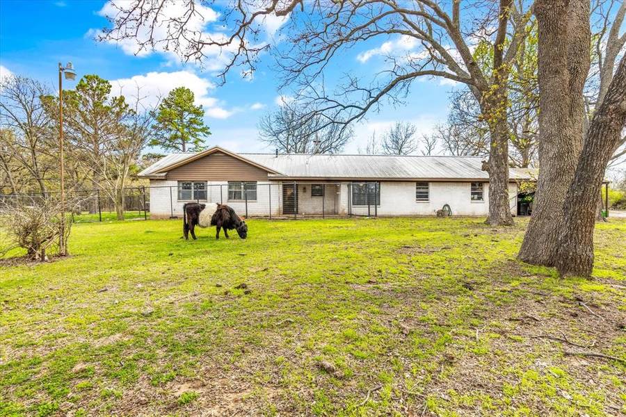 1377 E Gibtown Road, Poolville, TX 76487