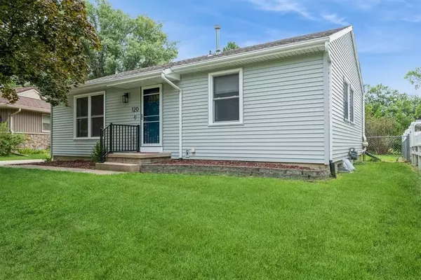 120 E Hickory St, North Liberty, IA 52317