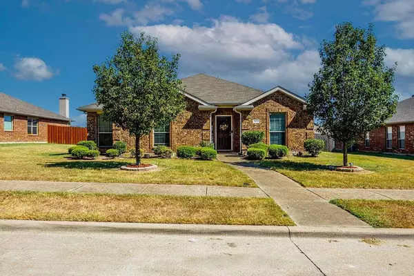 629 Rain Lily Drive, Desoto, TX 75115