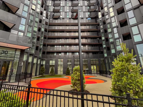 Toronto C06, ON M3H 0E3,30 Tretti WAY #801