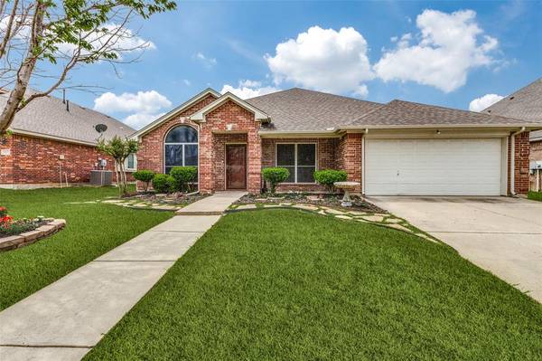 921 Virginia Lane, Saginaw, TX 76179