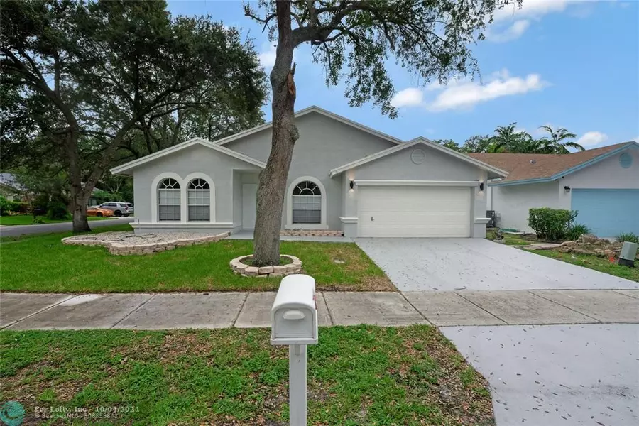 5850 NW 37th Ave, Coconut Creek, FL 33073