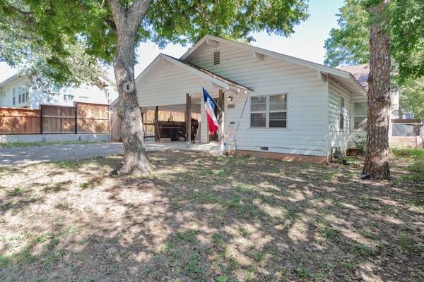 208 W Couts Street, Weatherford, TX 76086