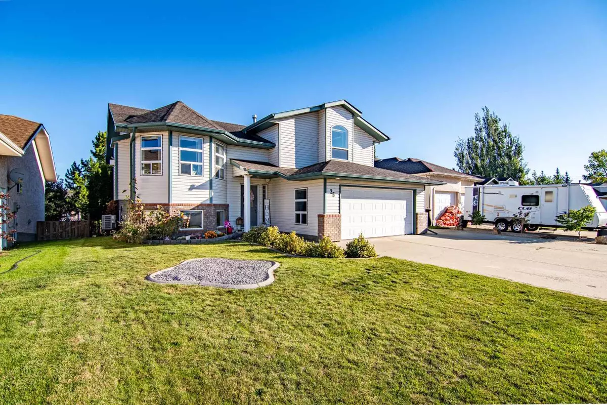 Lacombe, AB T4L 2H6,25 Regent Close