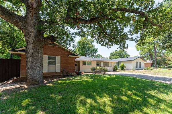 222 W Northgate Drive, Irving, TX 75062