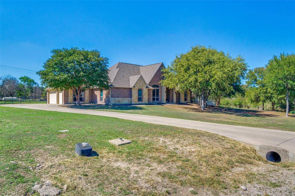 214 Deer Creek Drive, Aledo, TX 76008