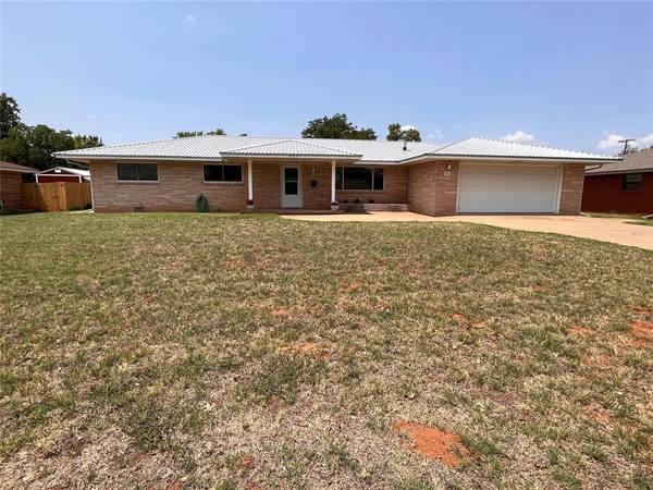 407 N Nevada Street, Weatherford, OK 73096