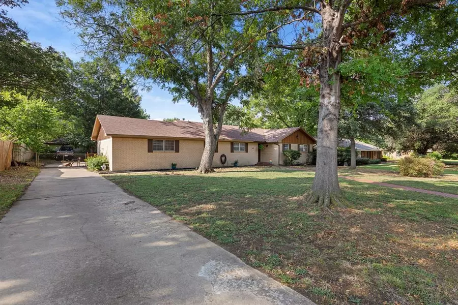 625 Mimosa Drive, Denton, TX 76201