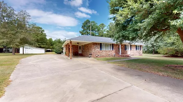 2117 TEARCOAT RD, Alcolu, SC 29001