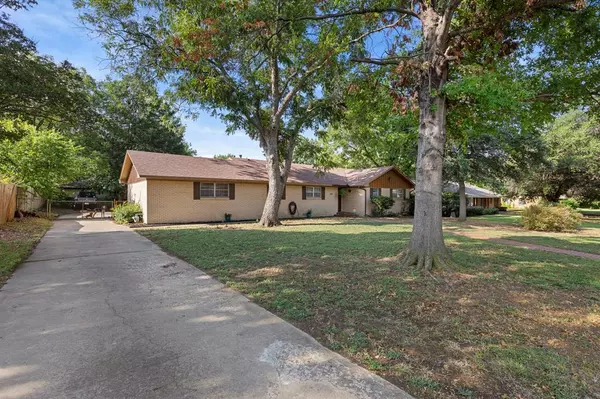 625 Mimosa Drive,  Denton,  TX 76201