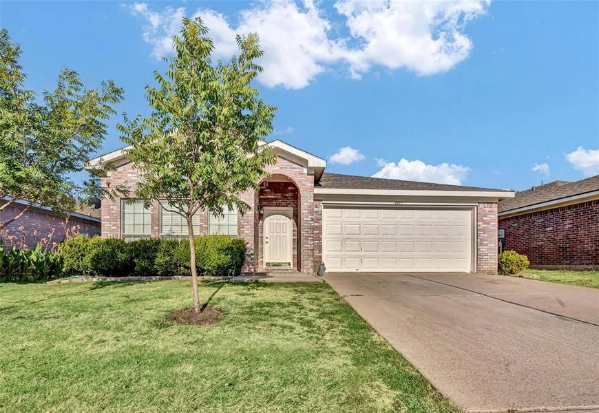 8013 Cannonwood Drive, Fort Worth, TX 76137