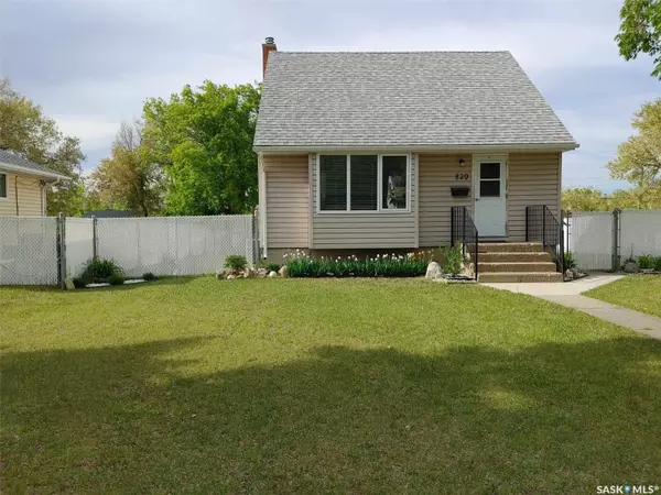 820 COTEAU STREET W, Moose Jaw, SK S6H 5E8