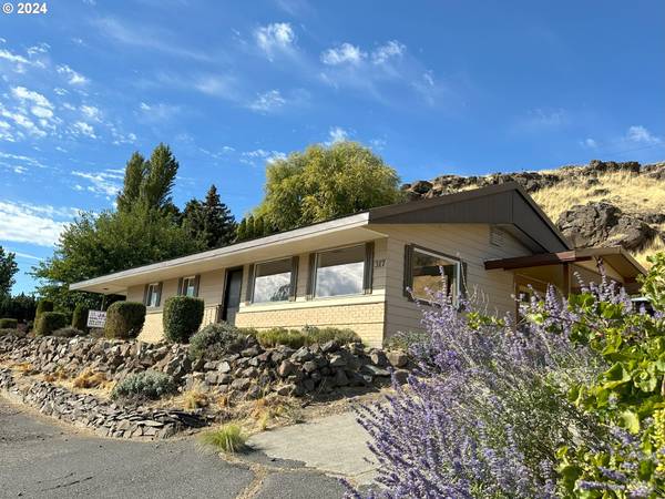 317 BOULDER DR,  Wishram,  WA 98673