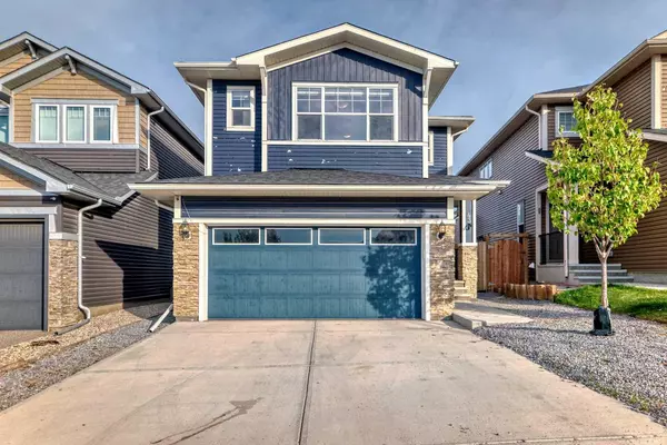 43 Evansglen CIR Northwest, Calgary, AB T3P 0W7