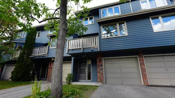 218 Point Mckay TER NW, Calgary, AB T3B 4V6