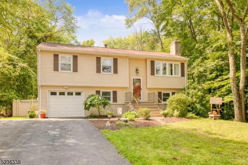 15 Schofield Rd, West Milford Twp., NJ 07480