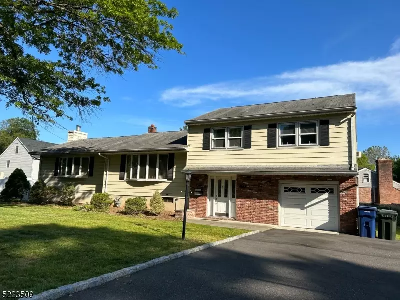 192 Midway Ave, Fanwood Boro, NJ 07023