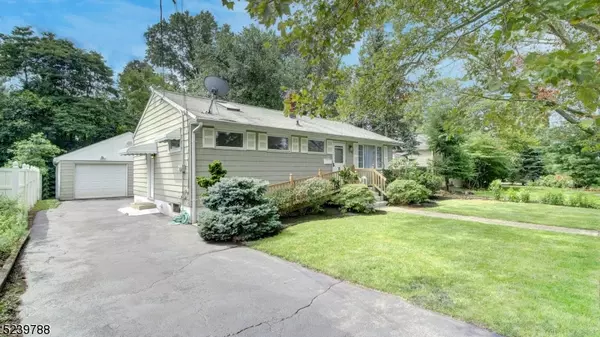 8 Willow Rd, Metuchen Boro, NJ 08840