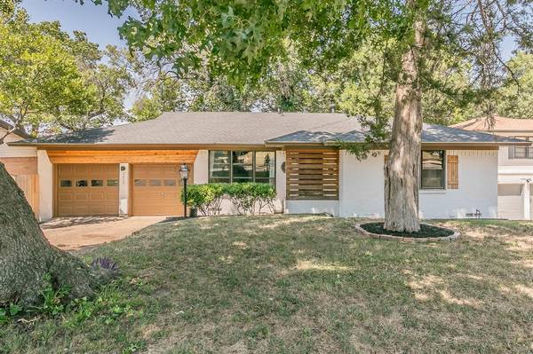 1415 Autumn Leaves Trail, Dallas, TX 75241