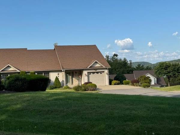 124 Grandview Dr, Tunkhannock, PA 18657