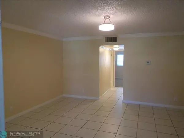 Pompano Beach, FL 33062,2800 NE 14th Street Cswy  #102