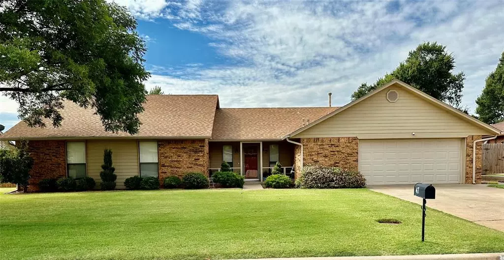 47 Peterson Drive, Clinton, OK 73601