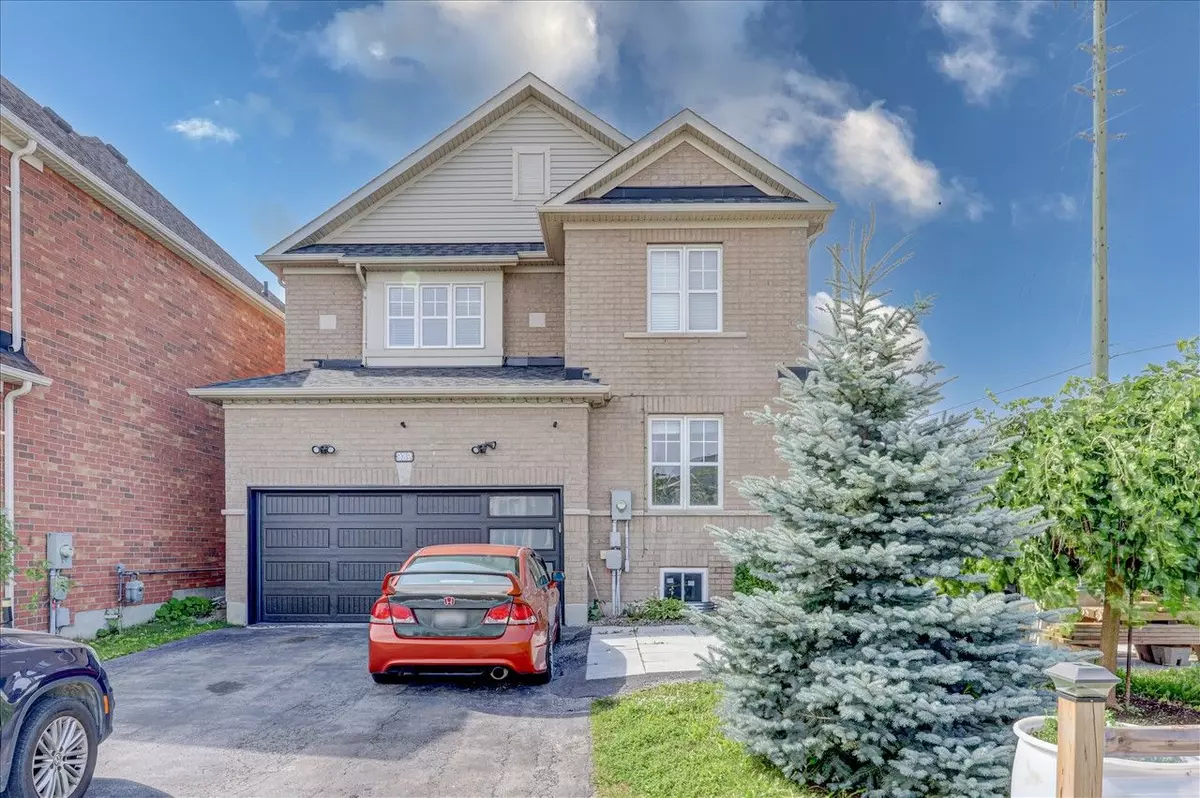 Bradford West Gwillimbury, ON L3Z 0L6,939 Miller Park AVE #Main