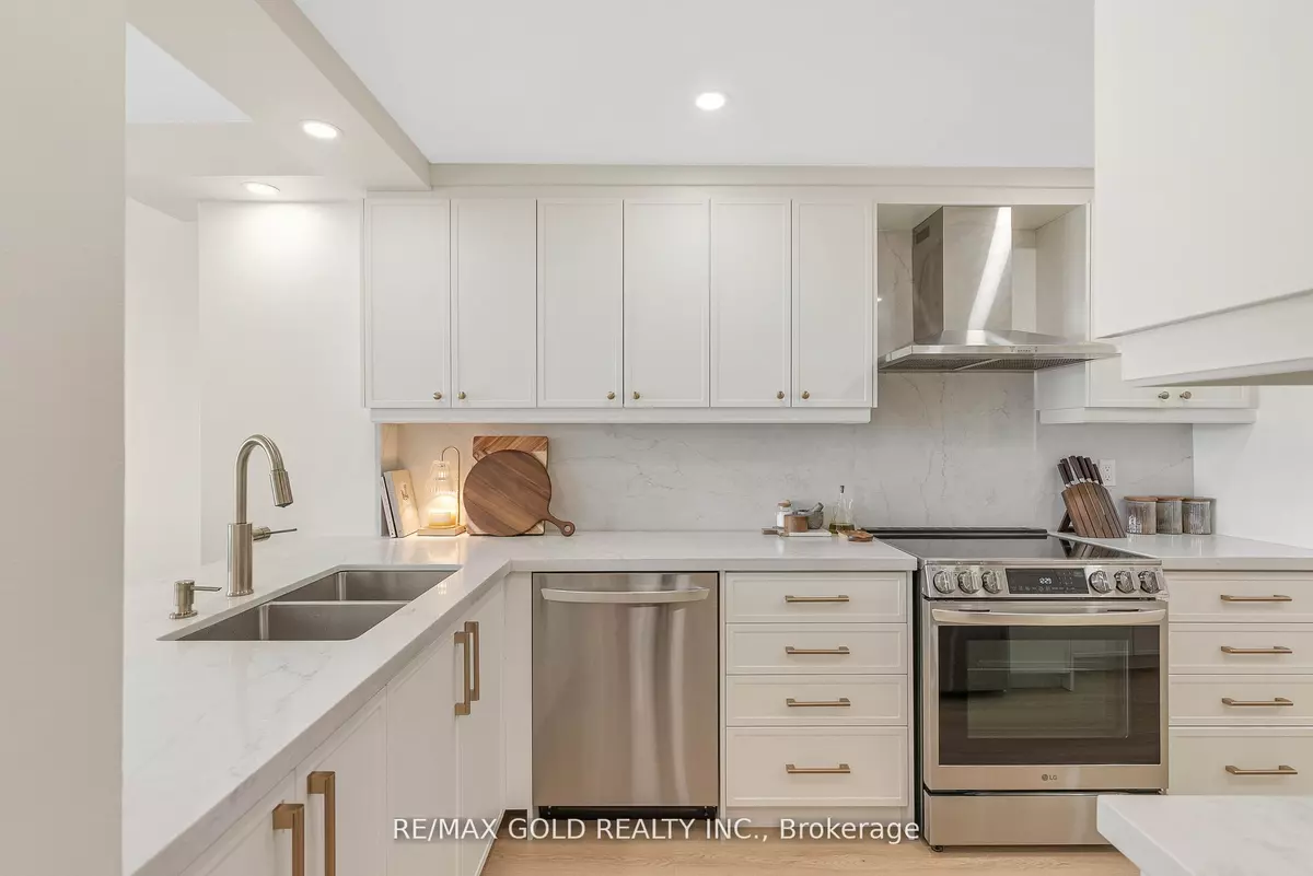 Toronto W10, ON M9W 6A6,236 Albion RD #1812