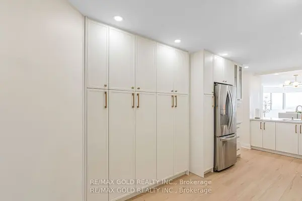 Toronto W10, ON M9W 6A6,236 Albion RD #1812