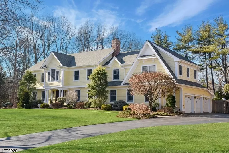 25 Golfview Rd, Upper Saddle River Boro, NJ 07458