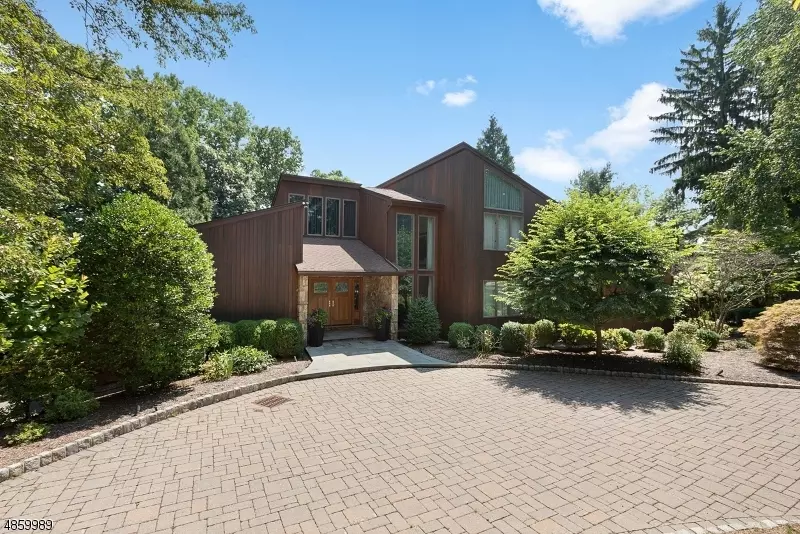 10 FOREST RDG, Upper Saddle River Boro, NJ 07458