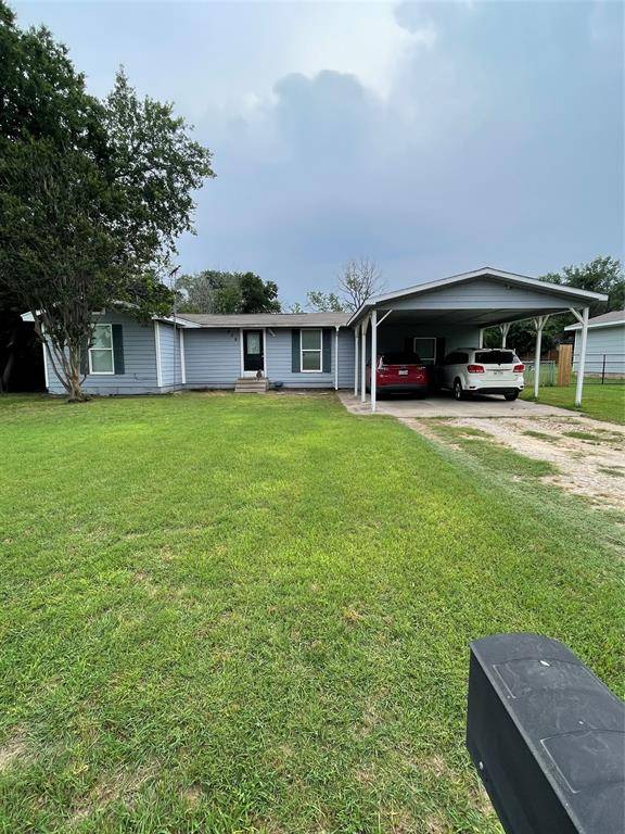 Azle, TX 76020,208 Ridgeway Avenue