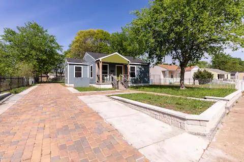 2745 Canary, Dallas, TX 75216