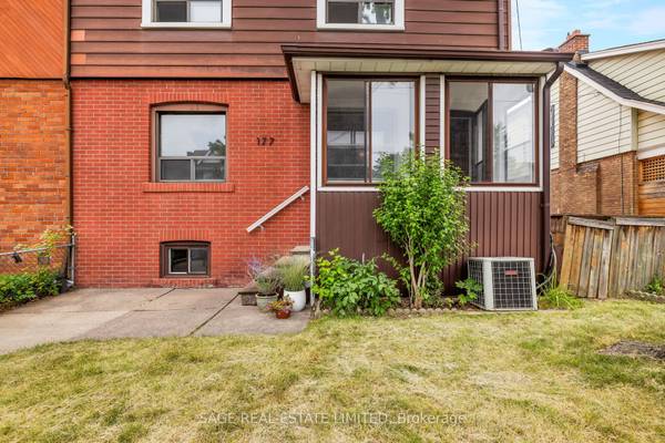 177 Harvie AVE, Toronto W03, ON M6E 4K5