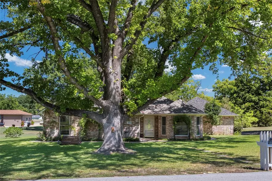 207 Tanglewood Drive, Tool, TX 75143