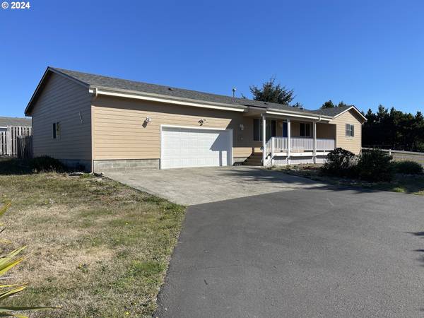 Bandon, OR 97411,667 SEABIRD DR