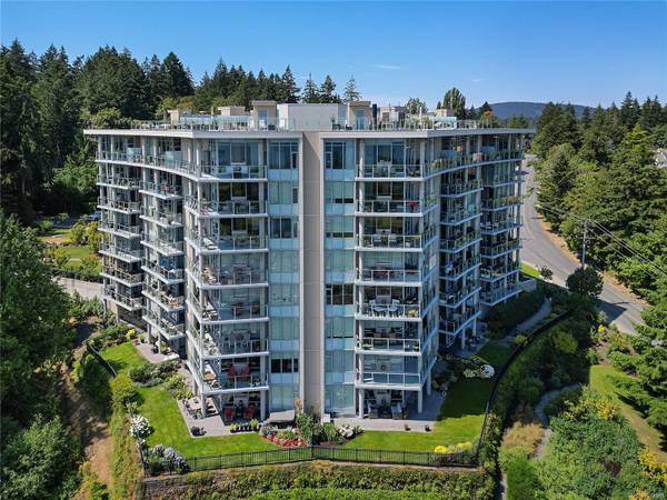 5388 Hill Rise Terr #403, Saanich, BC V8Y 3K3