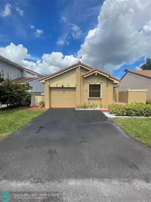 6249 NW 175th Ter, Hialeah, FL 33015