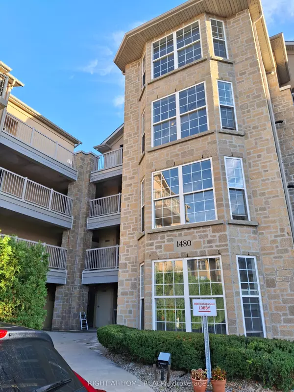 1480 Bishops Gate #108, Oakville, ON L6M 4N4