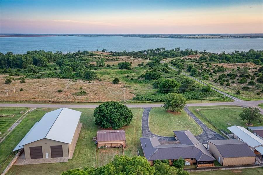 21303 E 990 Road, Foss Lake, OK 73647