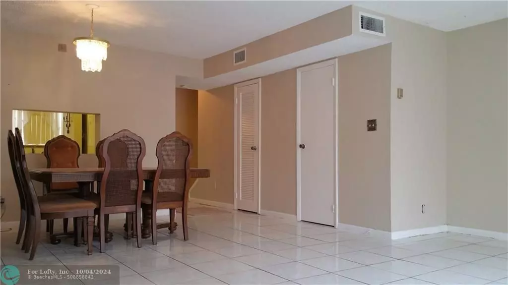 5845 Blueberry Ct  #84, Lauderhill, FL 33313