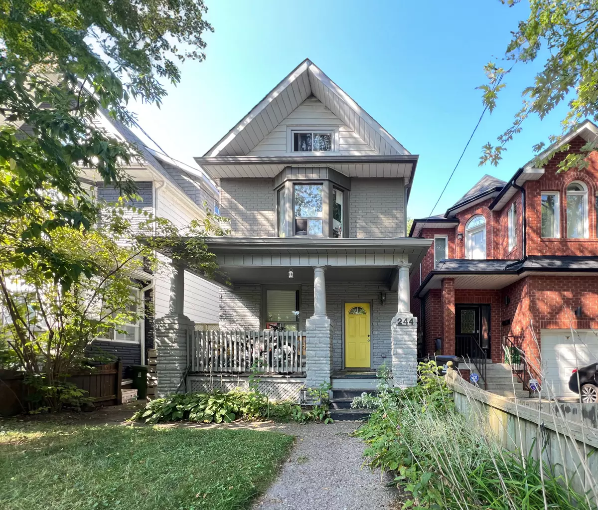 Toronto E01, ON M4L 2Y9,244 Ashdale AVE