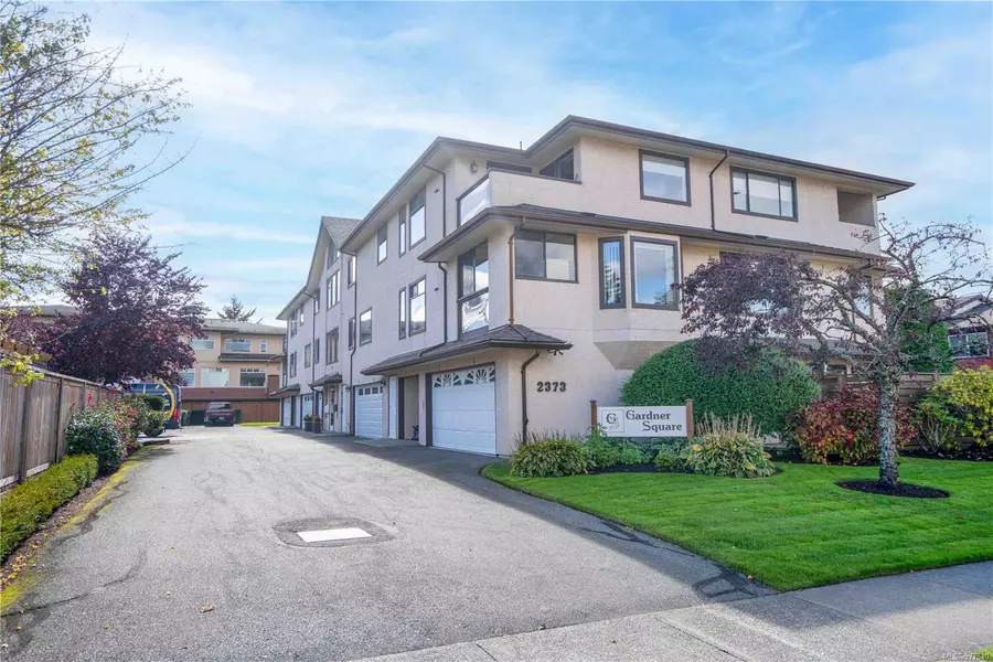 2373 Henry Ave #202, Sidney, BC V8L 2B4