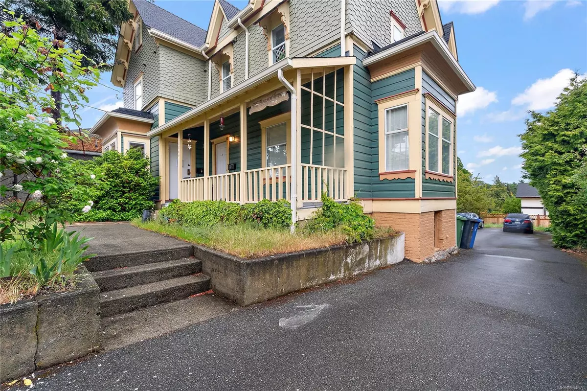 Victoria, BC V8T 2Y5,1809 Fernwood Rd