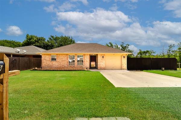 500 N Sewell Drive,  Decatur,  TX 76234