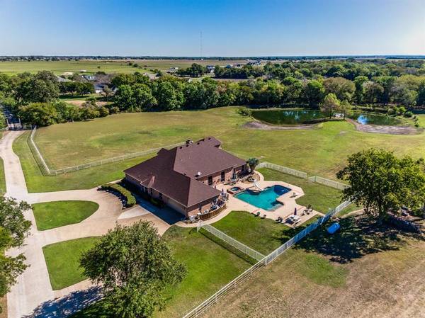 506 Youngblood Road, Waxahachie, TX 75165