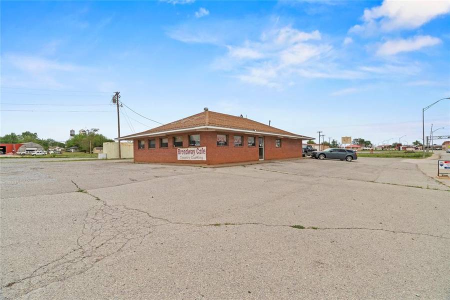 419 S Broadway, Geary, OK 73040