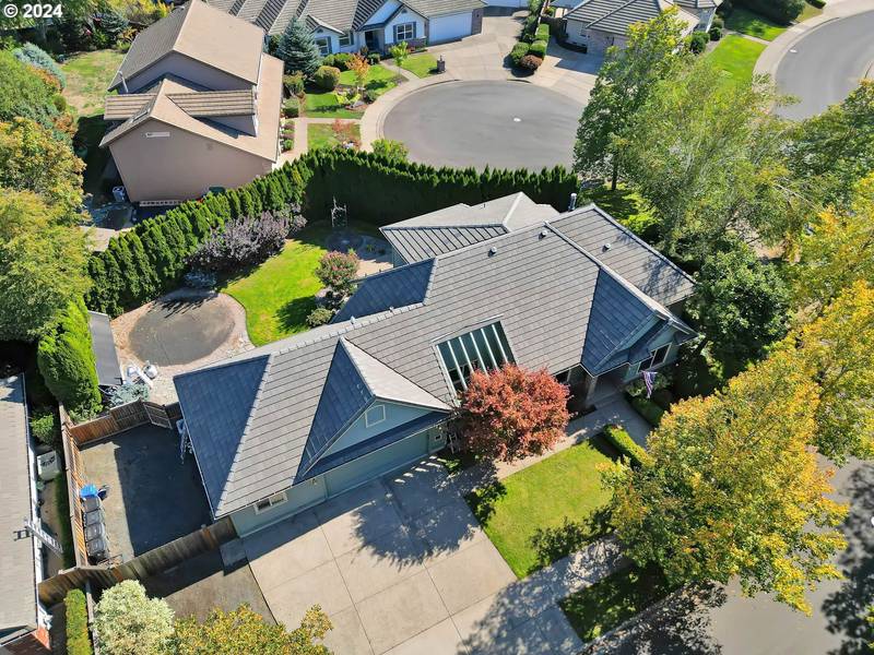 3183 WOLF MEADOWS LN, Eugene, OR 97408