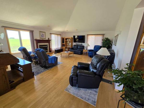 Rural Lethbridge County, AB T1J5P3,94065 RR 211