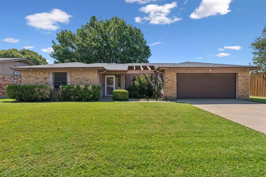 Hurst, TX 76054,733 Spring Valley Drive